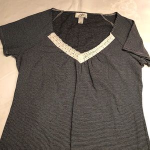 LOFT short sleeve top w lace & beads on neckline